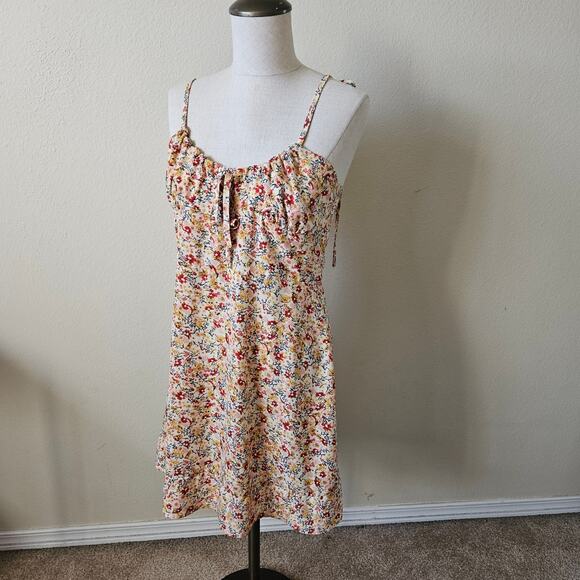 None and/or Unknown Dresses & Skirts - Floral Smocked mini dress Large